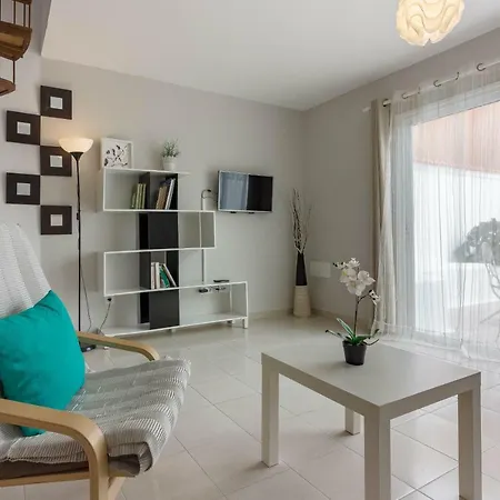 Beautiful 2-bed Townhouse Near Beach/el Medano!